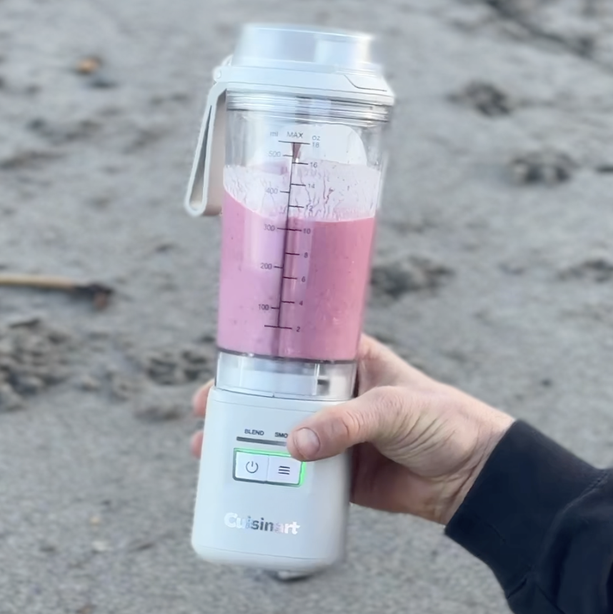 a photo of a Fibre-Packed Berry Smoothie